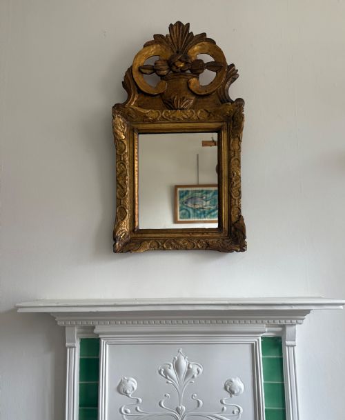 A FRENCH 19TH CENTURY GILTWOOD ORNATE PEDIMENT MIRROR 80CM WITH LATER PLATE - ADDITIONAL PHOTO 1