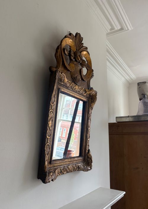 A FRENCH 19TH CENTURY GILTWOOD ORNATE PEDIMENT MIRROR 80CM WITH LATER PLATE - ADDITIONAL PHOTO 5