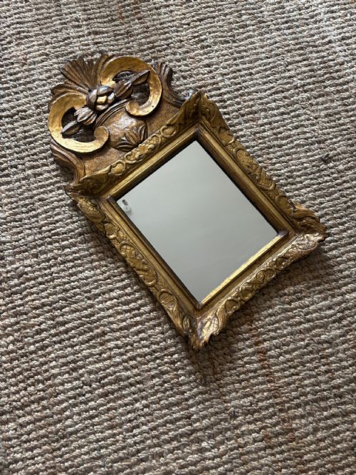 A FRENCH 19TH CENTURY GILTWOOD ORNATE PEDIMENT MIRROR 80CM WITH LATER PLATE - ADDITIONAL PHOTO 3