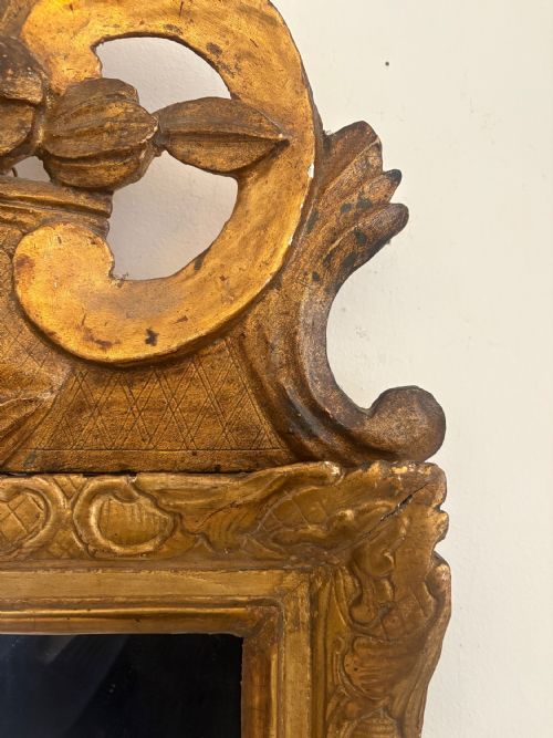 A FRENCH 19TH CENTURY GILTWOOD ORNATE PEDIMENT MIRROR 80CM WITH LATER PLATE - ADDITIONAL PHOTO 8