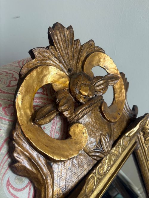 A FRENCH 19TH CENTURY GILTWOOD ORNATE PEDIMENT MIRROR 80CM WITH LATER PLATE - ADDITIONAL PHOTO 13
