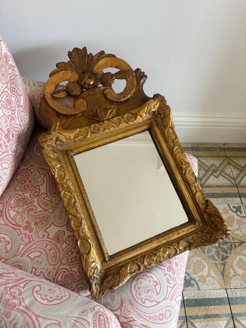 A FRENCH 19TH CENTURY GILTWOOD ORNATE PEDIMENT MIRROR 80CM WITH LATER PLATE - ADDITIONAL PHOTO 15