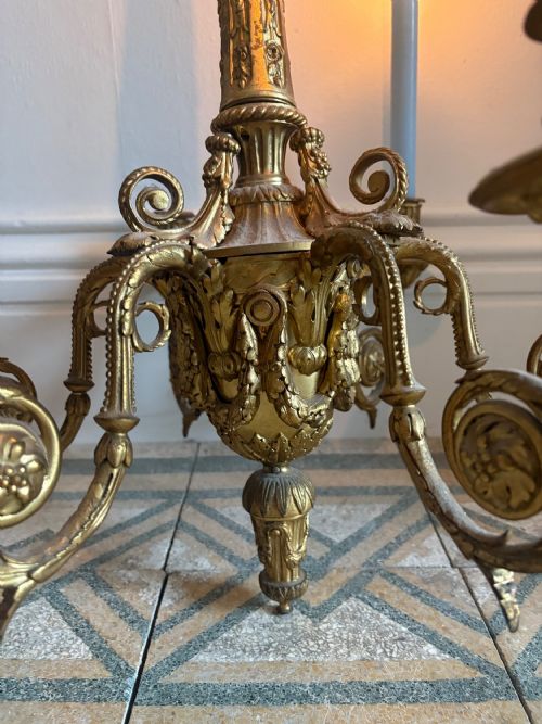 FRENCH 19TH CENTURY GILT BRONZE 6 BRANCH CHANDELIER 60CM TALL ELECTRIC OR CANDLE - ADDITIONAL PHOTO 5