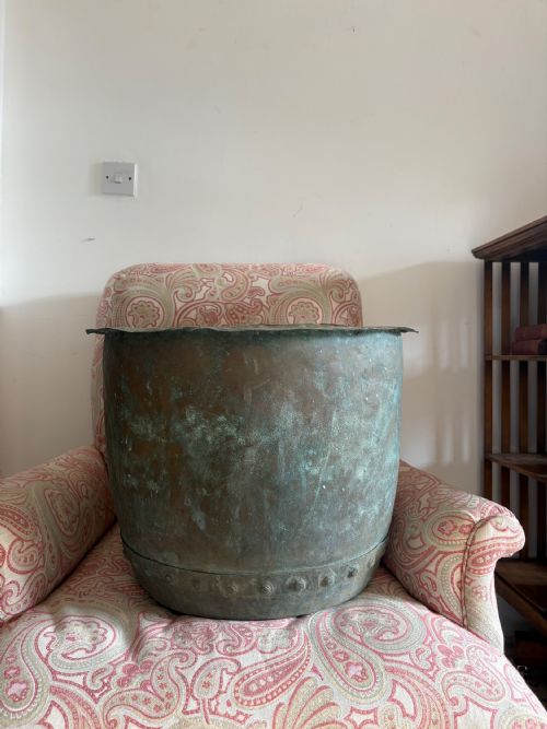 A 19TH CENTURY RIVETED COPPER PLANTER OR LOG BIN 51CM DIAMETER WITH VERDIGRIS - ADDITIONAL PHOTO 1
