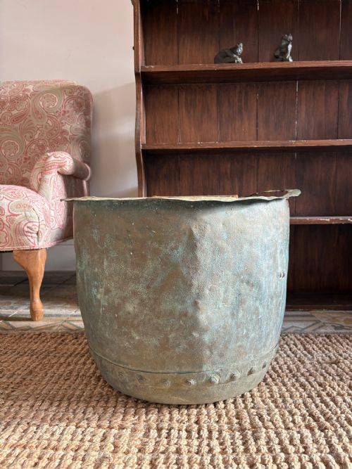A 19TH CENTURY RIVETED COPPER PLANTER OR LOG BIN 51CM DIAMETER WITH VERDIGRIS - ADDITIONAL PHOTO 2