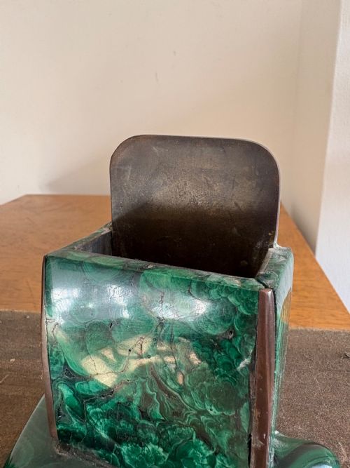 ANTIQUE MALACHITE AND BRONZE PEN DESK TIDY CIRCA 19201930S 13CM TALL - ADDITIONAL PHOTO 8