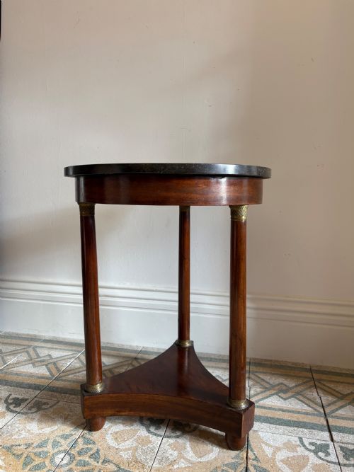 A FRENCH EMPIRE REVIVAL MAHOGANY GUERIDON C1900 MARBLE TOP TRIFORM BASE 50CM DIA - ADDITIONAL PHOTO 5