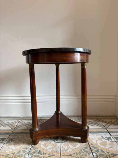 A FRENCH EMPIRE REVIVAL MAHOGANY GUERIDON C1900 MARBLE TOP TRIFORM BASE 50CM DIA - ADDITIONAL PHOTO 8
