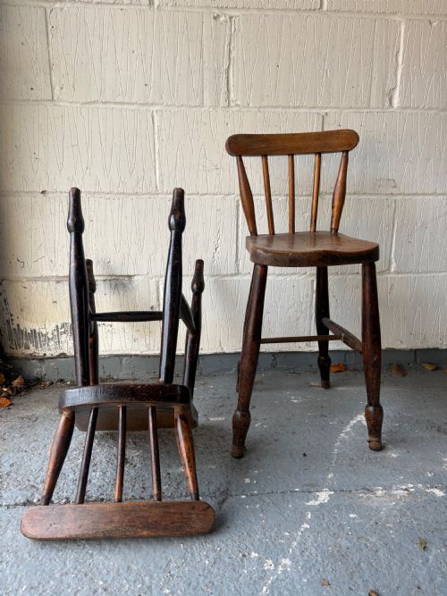 A PAIR OF 19TH CENTURY ELM AND BEECH CHILDS COUNTRY ANTIQUE CHAIRS - ADDITIONAL PHOTO 1