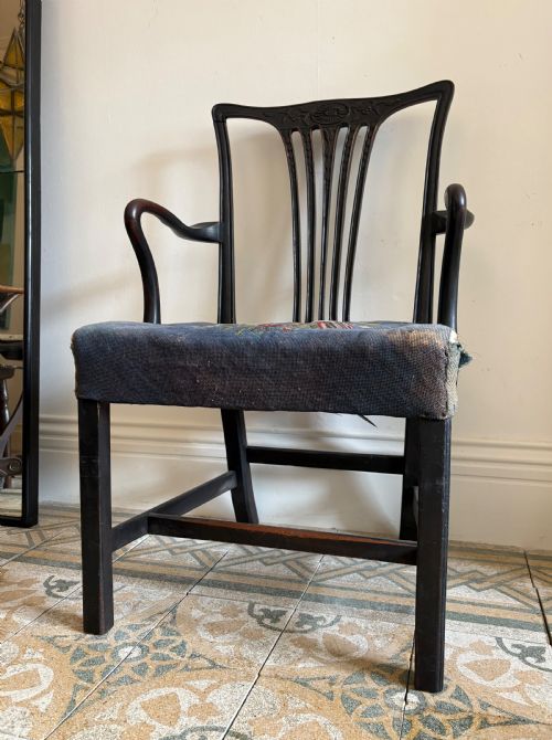 A CHIPPENDALE STYLE GEORGE 111 MAHOGANY ELBOW CHAIR WITH TAPESTRY SEAT C1800 - ADDITIONAL PHOTO 3