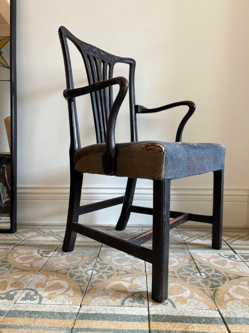 A CHIPPENDALE STYLE GEORGE 111 MAHOGANY ELBOW CHAIR WITH TAPESTRY SEAT C1800 - ADDITIONAL PHOTO 9