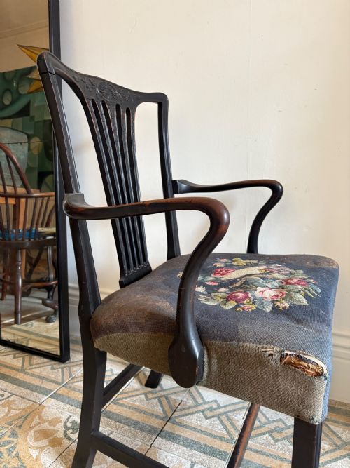 A CHIPPENDALE STYLE GEORGE 111 MAHOGANY ELBOW CHAIR WITH TAPESTRY SEAT C1800 - ADDITIONAL PHOTO 7