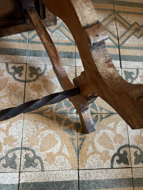 EARLY 20THC SPANISH STYLE ARTS AND CRAFTS FRATINO LIMED OAK SIDE TABLE 64CM - ADDITIONAL PHOTO 8