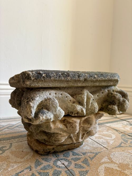 A FRENCH 1718THC CARVED LIMESTONE ARCHITECTURAL CAPITAL 39CM SQ FLEUR DE LIS - ADDITIONAL PHOTO 6