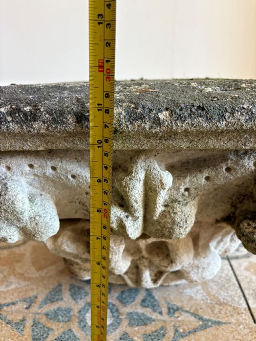 A FRENCH 1718THC CARVED LIMESTONE ARCHITECTURAL CAPITAL 39CM SQ FLEUR DE LIS - ADDITIONAL PHOTO 9