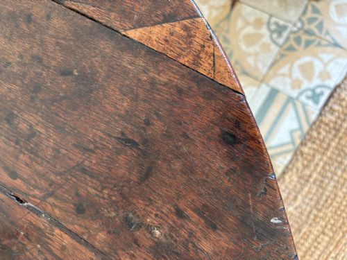 A 17TH CENTURY OAK GATELEG TABLE WITH TURNED BALUSTER LEGS AND SINGLE DRAWER - ADDITIONAL PHOTO 12