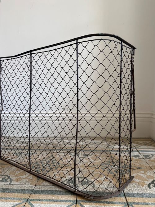 19TH CENTURY NURSERY FENDER 123CM WIDE WITH BRASS HANDRAIL AND WALL HOOKS - ADDITIONAL PHOTO 2