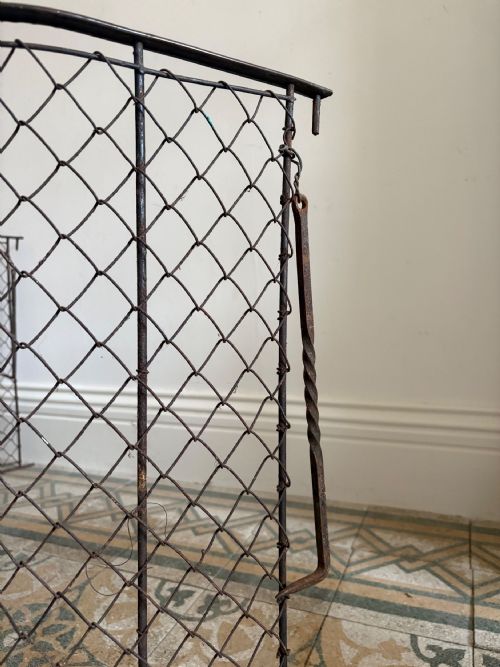 19TH CENTURY NURSERY FENDER 123CM WIDE WITH BRASS HANDRAIL AND WALL HOOKS - ADDITIONAL PHOTO 4