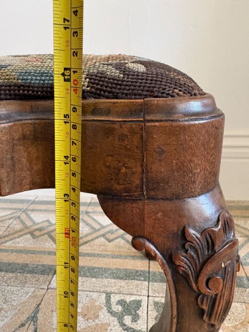 A 19THC QUEEN ANNE STYLE WALNUT DRESSING OR FOOTSTOOL WITH TAPESTRY SEAT AND CABRIOLE LEGS - ADDITIONAL PHOTO 11
