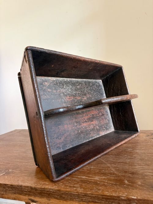 A WELSH GEORGIAN OAK BUTLERS CUTLERY TRAY C1800 CANTED SIDES DOVETAIL JOINTS 36CM - ADDITIONAL PHOTO 3