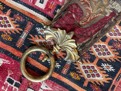 A 19TH CENTURY COUNTRY HOUSE HAND EMBROIDERED SILK AND BEAD BELL PULL 150CM C1850 - ADDITIONAL PHOTO 10