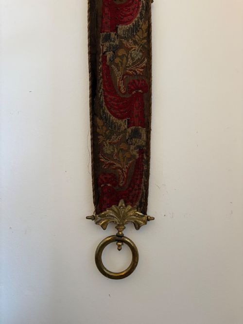 A 19TH CENTURY COUNTRY HOUSE HAND EMBROIDERED SILK AND BEAD BELL PULL 150CM C1850 - ADDITIONAL PHOTO 3