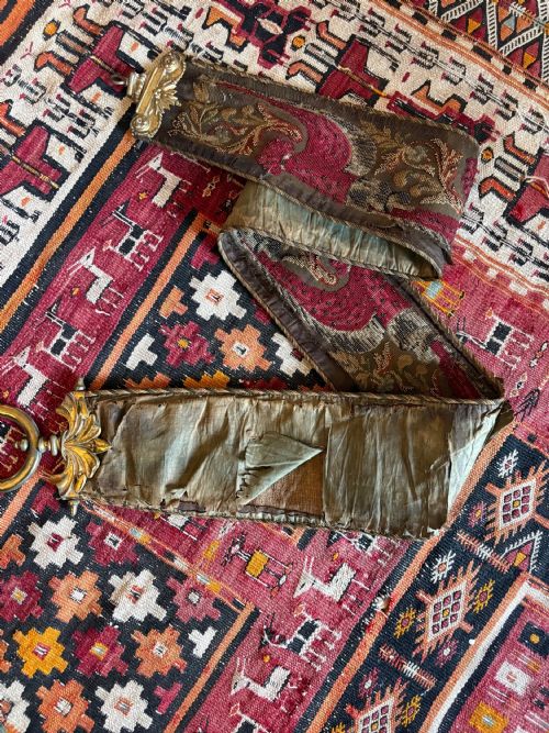 A 19TH CENTURY COUNTRY HOUSE HAND EMBROIDERED SILK AND BEAD BELL PULL 150CM C1850 - ADDITIONAL PHOTO 15