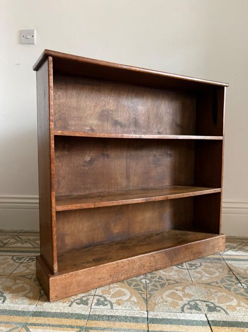 A PAIR OF ENGLISH OAK OPEN BOOKCASES C1920 91CM TALL 955CM WIDE - ADDITIONAL PHOTO 6