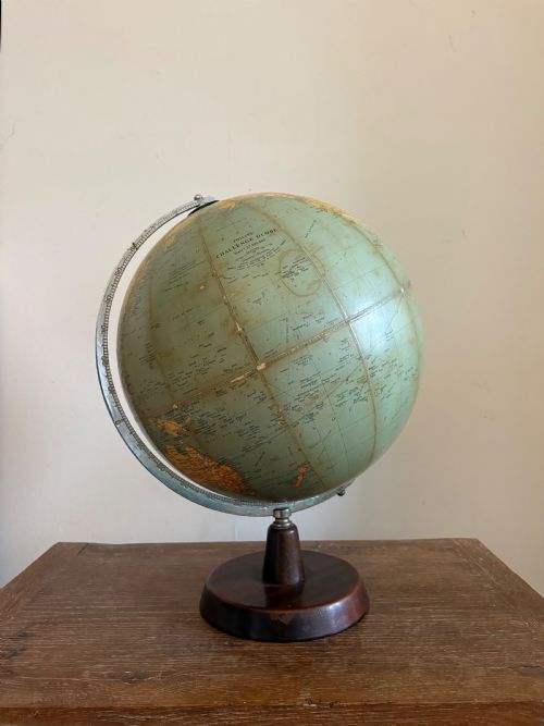 AN ORIGINAL 1920S PHILIPS CHALLENGE 135 GLOBE ON MAHOGANY BASE - ADDITIONAL PHOTO 11