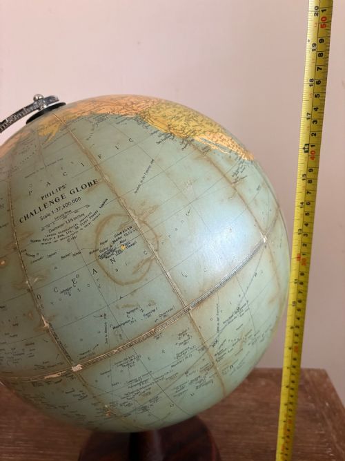 AN ORIGINAL 1920S PHILIPS CHALLENGE 135 GLOBE ON MAHOGANY BASE - ADDITIONAL PHOTO 13