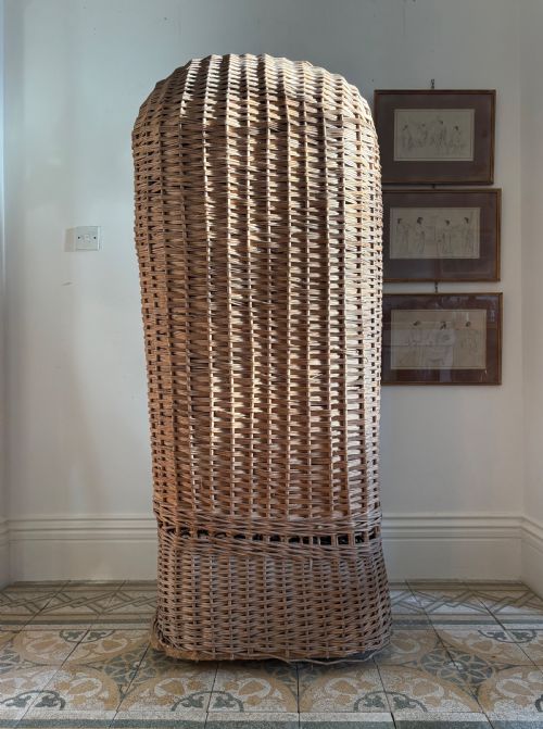 EARLY 20TH CENTURY ORIGINAL WICKER DOME TOP PORTERS CHAIR C19101920 170CM - ADDITIONAL PHOTO 3