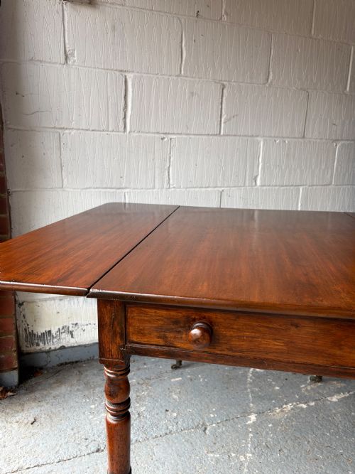 MID 19THC DROP LEAF PEMBROKE OR BREAKFAST TABLE C1850 EXTENDING TO 120CM - ADDITIONAL PHOTO 8