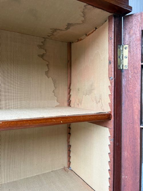 WALL MOUNTED ASTRAL GLAZE MAHOGANY BOOKCASE CABINET LINEN LINED 100CM WIDE C1900 - ADDITIONAL PHOTO 16