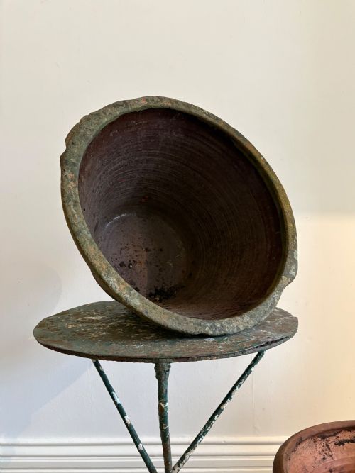 A LARGE 19THC TERRACOTTA DAIRY BOWL WITH GLAZED INTERIOR 53CM DIAMETER