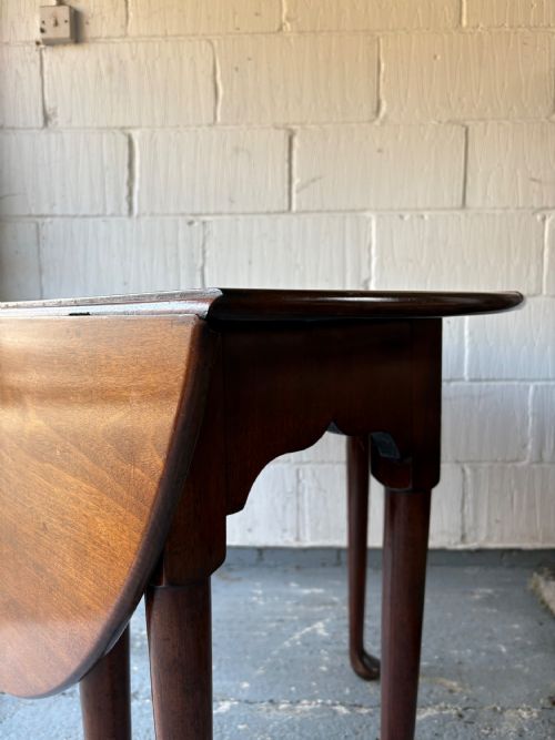A 19TH CENTURY MAHOGANY OVAL DROP LEAF BREAKFAST DINING TABLE PAD FEET - ADDITIONAL PHOTO 11