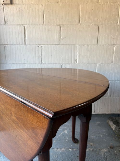A 19TH CENTURY MAHOGANY OVAL DROP LEAF BREAKFAST DINING TABLE PAD FEET - ADDITIONAL PHOTO 12
