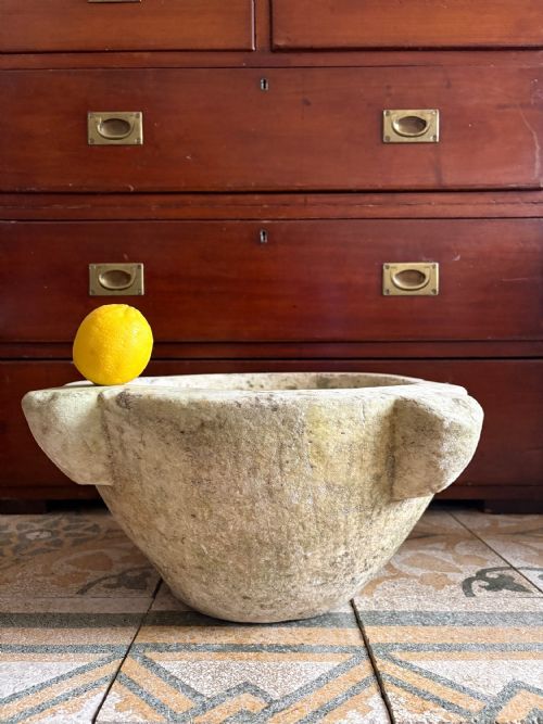 A SUBSTANTIAL 18TH CENTURY WHITE MARBLE MORTAR 50CM DIAMETER PROBABLY ITALIAN