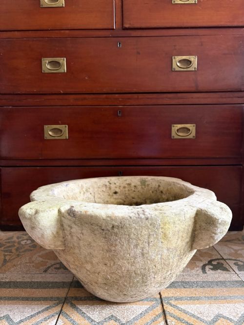 A SUBSTANTIAL 18TH CENTURY WHITE MARBLE MORTAR 50CM DIAMETER PROBABLY ITALIAN - ADDITIONAL PHOTO 5