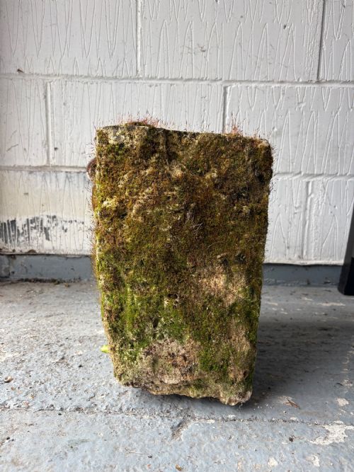 A 19THC SOUTHERN FRANCE SANDSTONE TETHER BLOCK 33CM ORIGINAL WROUGHT IRON RING - ADDITIONAL PHOTO 6
