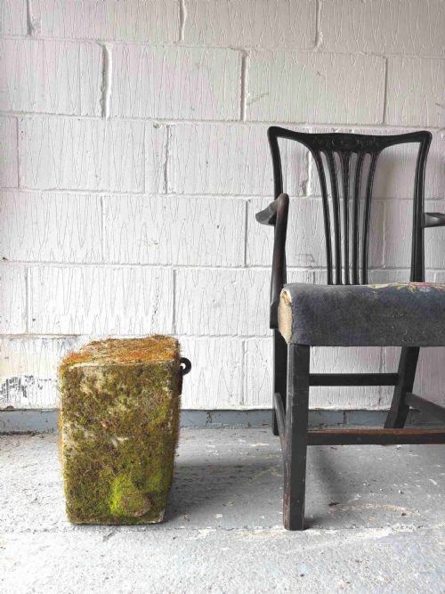 A 19THC SOUTHERN FRANCE SANDSTONE TETHER BLOCK 33CM ORIGINAL WROUGHT IRON RING - ADDITIONAL PHOTO 7