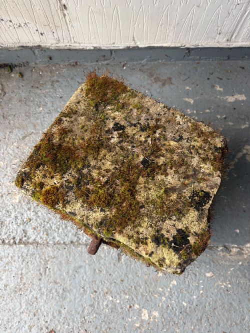 A 19THC SOUTHERN FRANCE SANDSTONE TETHER BLOCK 33CM ORIGINAL WROUGHT IRON RING - ADDITIONAL PHOTO 11