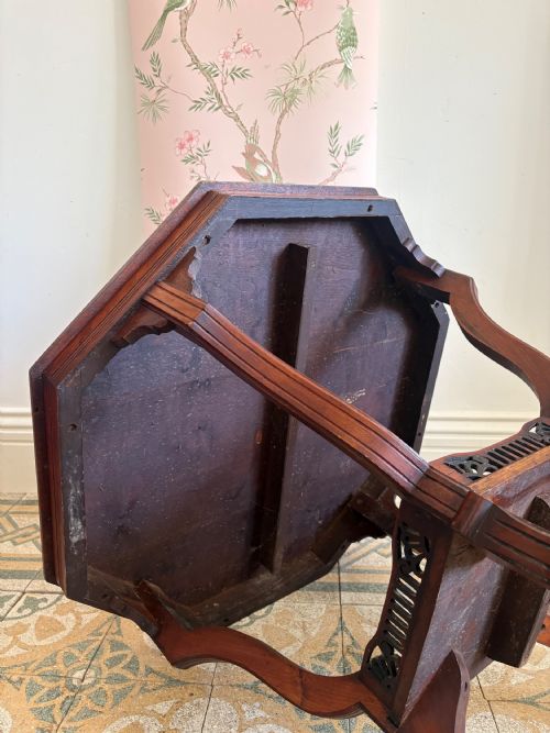 A LATE 19TH CENTURY AESTHETIC MOVEMENT WALNUT OCTAGONAL TABLE 75CM WIDE - ADDITIONAL PHOTO 5