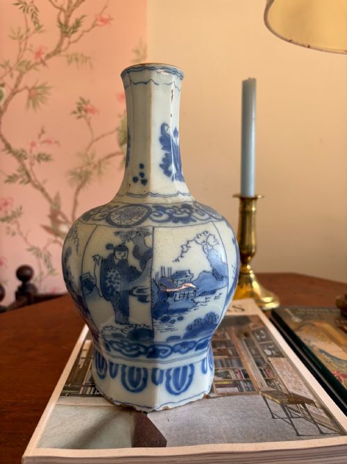 AN 18TH CENTURY DUTCH DELFT BLUE AND WHITE TIN GLAZE VASE CHINESE THEME 25CM - ADDITIONAL PHOTO 6
