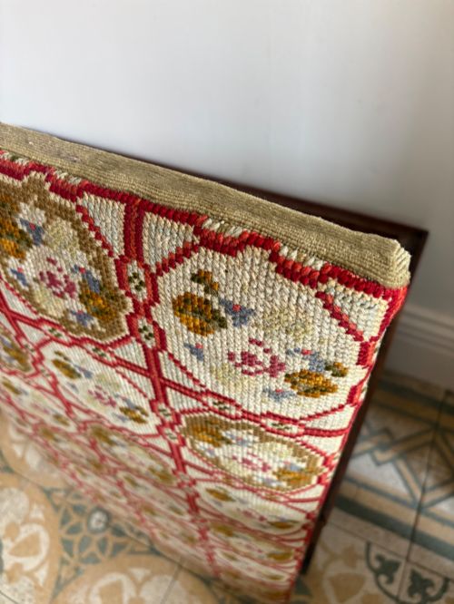 EARLY 20THC ENGLISH OAK BARLEY TWIST HALL BENCH NEEDLEPOINT SEAT C1920S 95CM - ADDITIONAL PHOTO 3