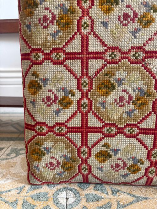 EARLY 20THC ENGLISH OAK BARLEY TWIST HALL BENCH NEEDLEPOINT SEAT C1920S 95CM - ADDITIONAL PHOTO 4