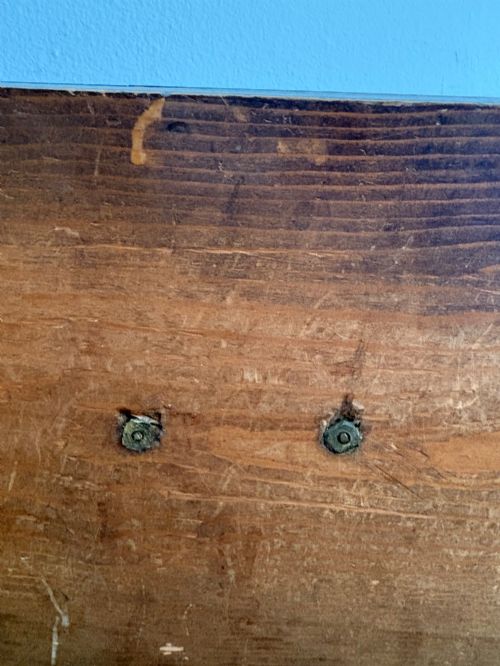 A MID 18TH CENTURY GGE11 WALNUT CHEST OF DRAWERS 91CM WIDE WITH BRASS HANDLES - ADDITIONAL PHOTO 7