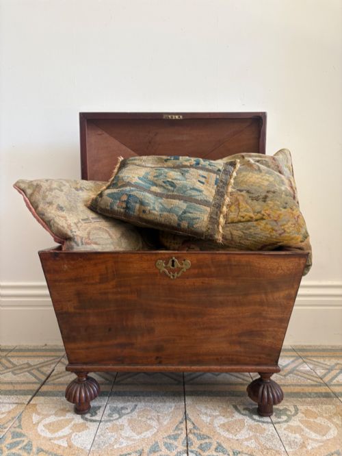 AN 18THC FRENCH VERDURE AUBUSSON TAPESTRY FRAGMENT CUSHION 39CM FEATHER FILLED - ADDITIONAL PHOTO 7