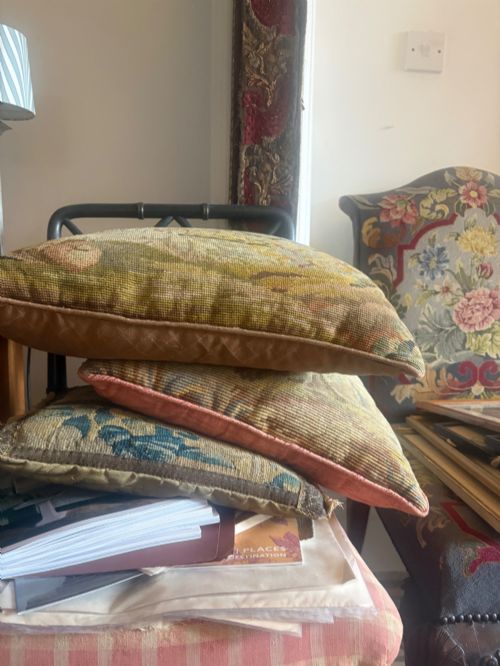 AN 18THC FRENCH VERDURE AUBUSSON TAPESTRY FRAGMENT CUSHION 39CM FEATHER FILLED - ADDITIONAL PHOTO 8