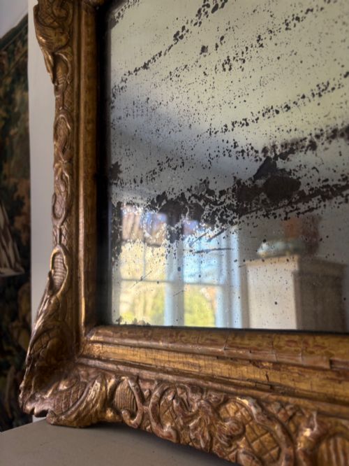 A FRENCH 18TH CENTURY GILTWOOD ORNATE PEDIMENT MIRROR 80CM FOXED MERCURY PLATE - ADDITIONAL PHOTO 7