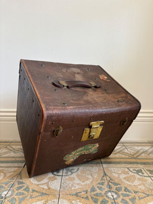 ORIGINAL 1900S ARMY AND NAVY CANVAS AND LEATHER LUGGAGE TRUNK HAT BOX 46CM - ADDITIONAL PHOTO 1